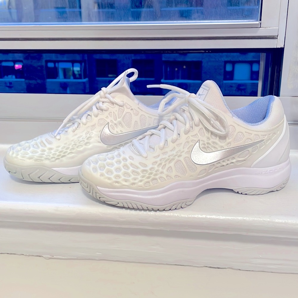 Nike Zoom Women’s Tennis Sneaker